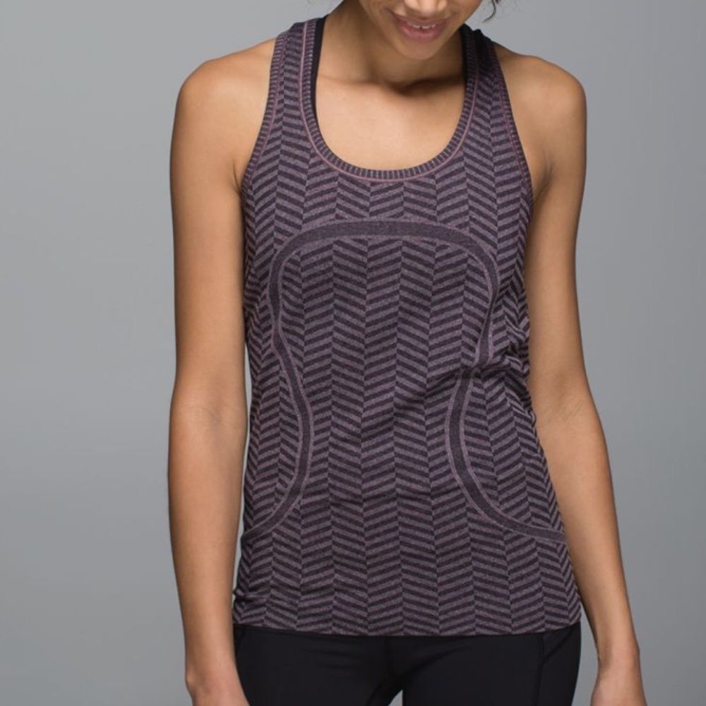 Lululemon Run: Swiftly Tech Racerback
Heathered Black Cherry Size 2